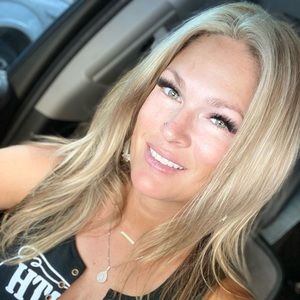 Meet your Posher, Cecily